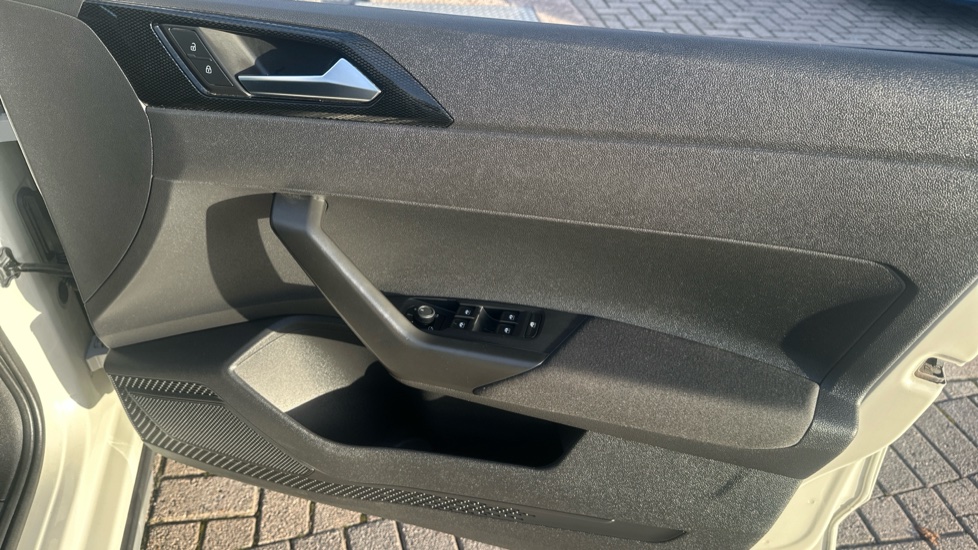 Volkswagen Taigo 1.0 TSI Life 5dr Petrol Hatchback - Image 19