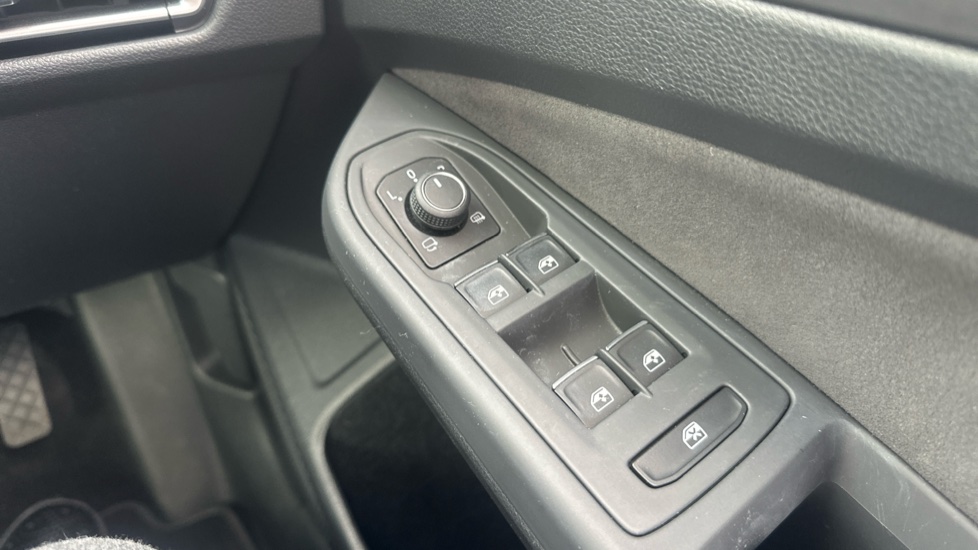 Volkswagen Golf 1.5 TSI 150 Style 5dr Petrol Hatchback - Image 41