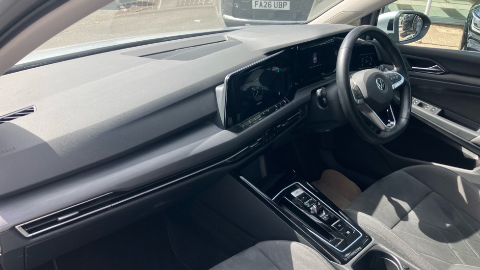 Volkswagen Golf 1.4 TSI eHybrid Style 5dr DSG Hatchback - Image 2