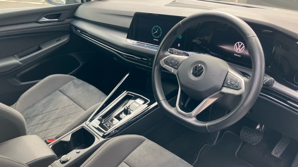 Volkswagen Golf 1.4 TSI eHybrid Style 5dr DSG Hatchback - Image 6