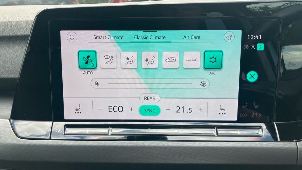 Volkswagen Golf 1.4 TSI eHybrid Style 5dr DSG Hatchback - Image 13