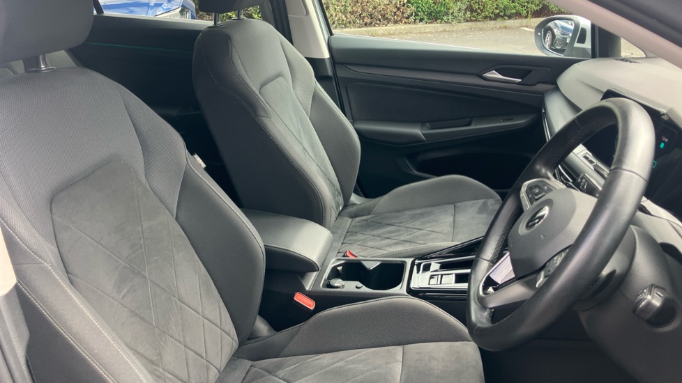 Volkswagen Golf 1.4 TSI eHybrid Style 5dr DSG Hatchback - Image 15