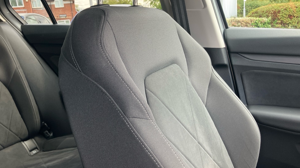 Volkswagen Golf 1.4 TSI eHybrid Style 5dr DSG Hatchback - Image 23