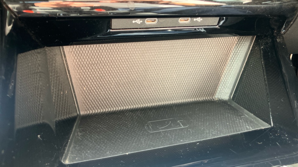 Volkswagen Golf 1.4 TSI eHybrid Style 5dr DSG Hatchback - Image 30
