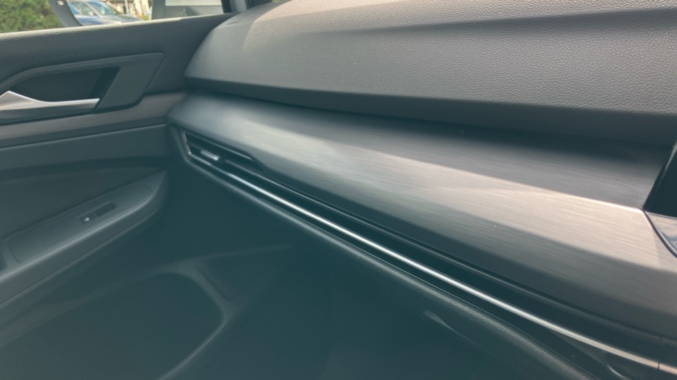 Volkswagen Golf 1.4 TSI eHybrid Style 5dr DSG Hatchback - Image 34