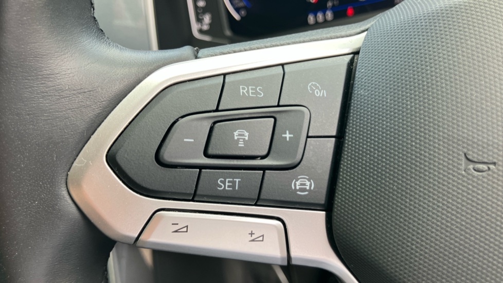 Volkswagen T-Roc 1.5 TSI Style 5dr Petrol Hatchback - Image 17