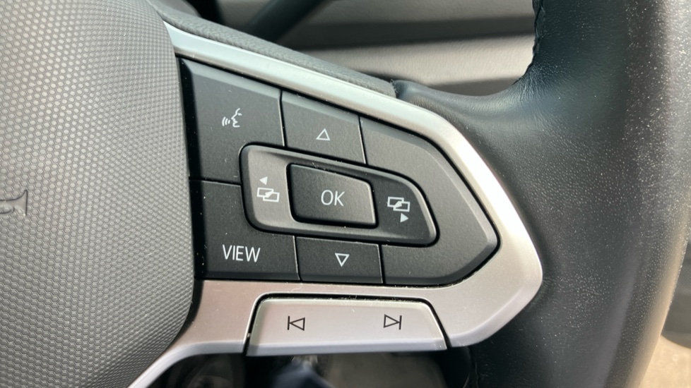 Volkswagen T-Roc 1.5 TSI Style 5dr Petrol Hatchback - Image 18