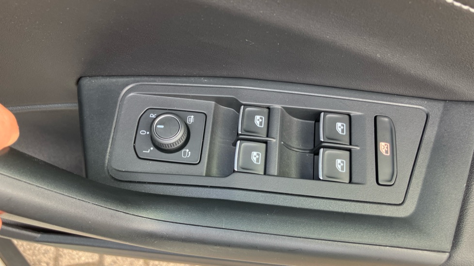 Volkswagen T-Roc 1.5 TSI Style 5dr Petrol Hatchback - Image 23