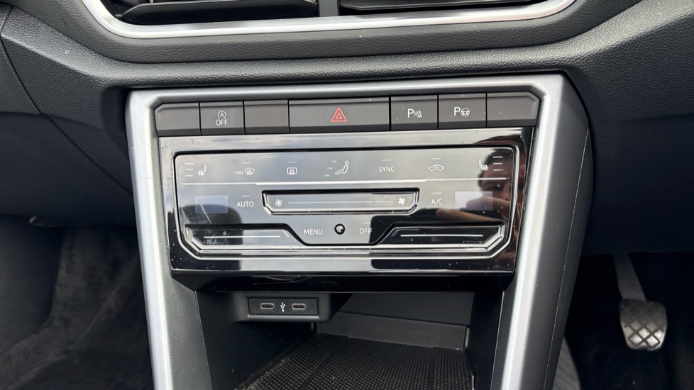 Volkswagen T-Roc 1.5 TSI Style 2dr Petrol Cabriolet - Image 13