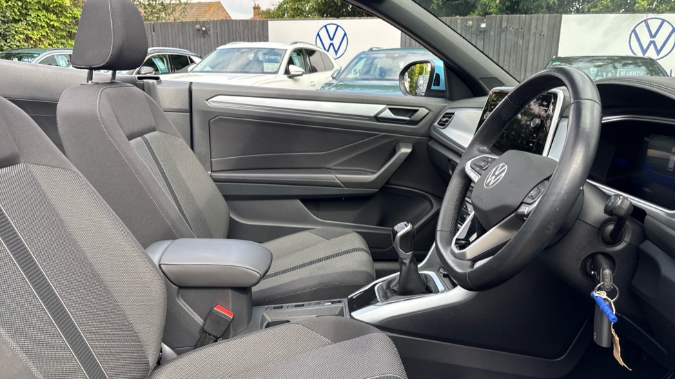 Volkswagen T-Roc 1.5 TSI Style 2dr Petrol Cabriolet - Image 15