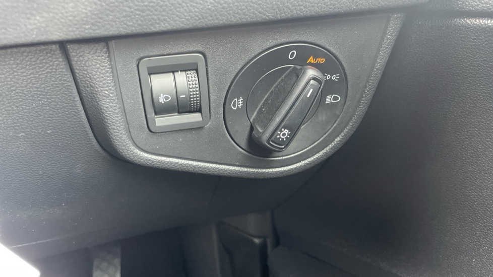 Volkswagen Polo 1.0 TSI Life 5dr Petrol Hatchback - Image 42