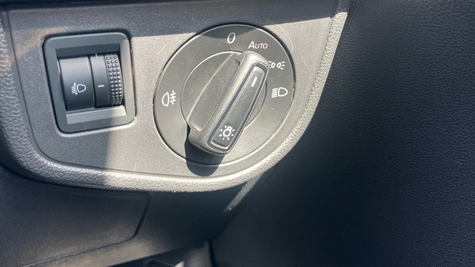 Volkswagen Polo 1.0 TSI Life 5dr Petrol Hatchback - Image 28