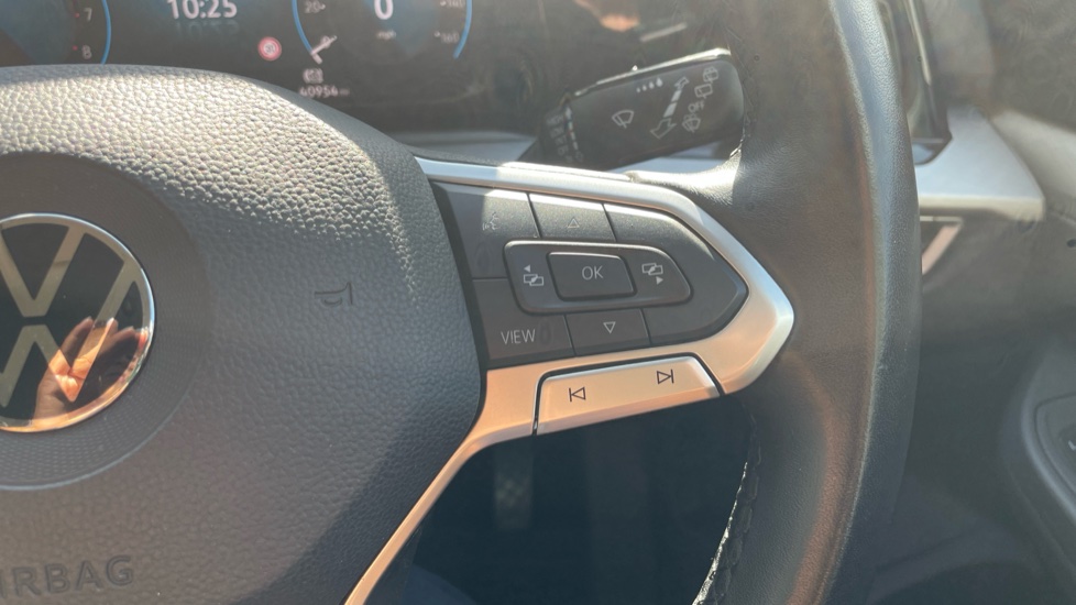 Volkswagen Golf 1.5 TSI 150 Life 5dr Petrol Hatchback - Image 18