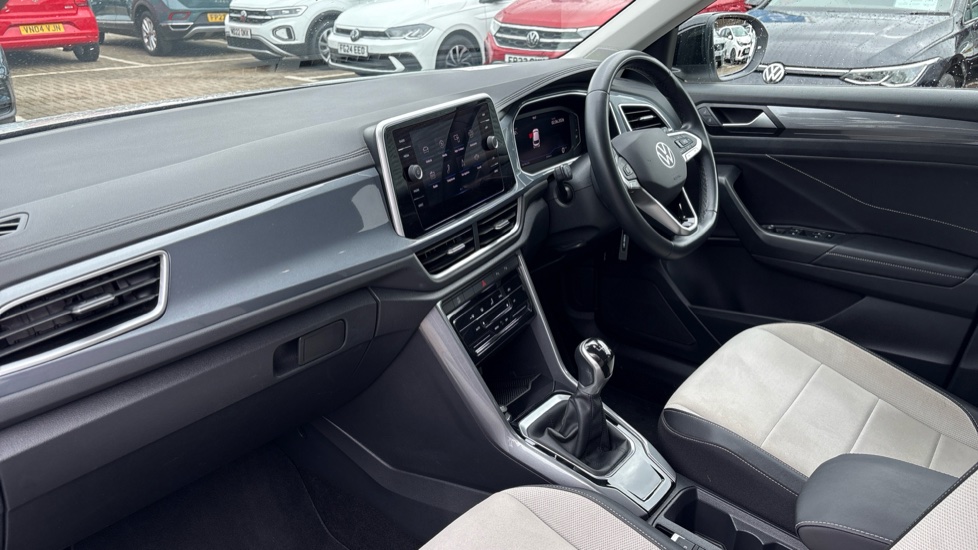 Volkswagen T-Roc 1.5 TSI Style 5dr Petrol Hatchback - Image 2