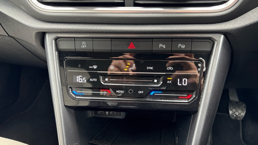 Volkswagen T-Roc 1.5 TSI Style 5dr Petrol Hatchback - Image 13