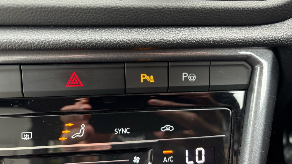 Volkswagen T-Roc 1.5 TSI Style 5dr Petrol Hatchback - Image 24
