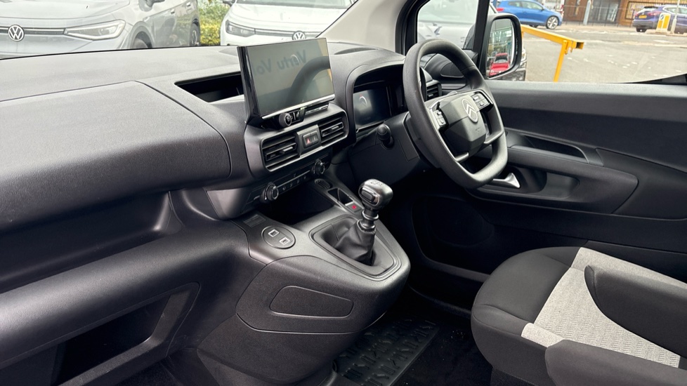Citroen Berlingo M Petrol 1.2 PureTech 110ps Plus [5 seat] - Image 2