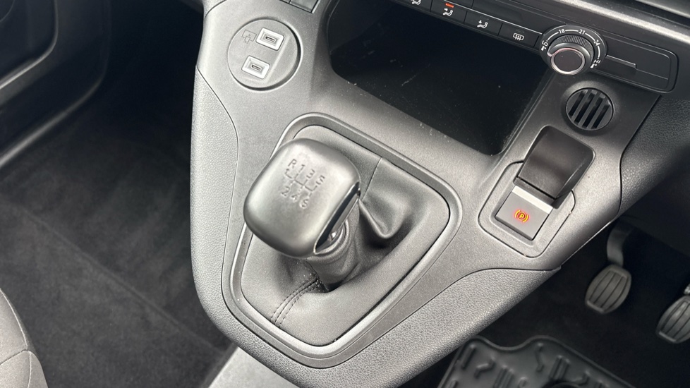 Citroen Berlingo M Petrol 1.2 PureTech 110ps Plus [5 seat] - Image 14