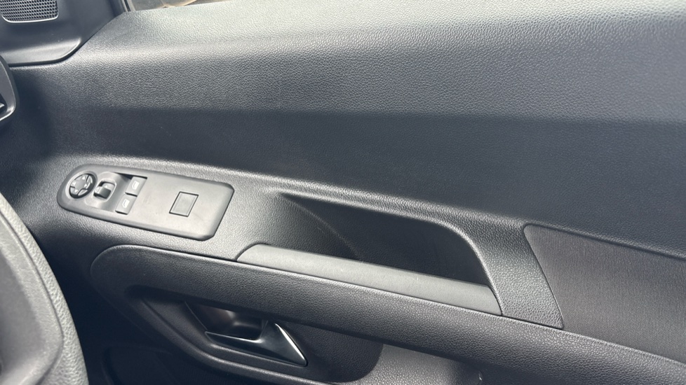 Citroen Berlingo M Petrol 1.2 PureTech 110ps Plus [5 seat] - Image 19