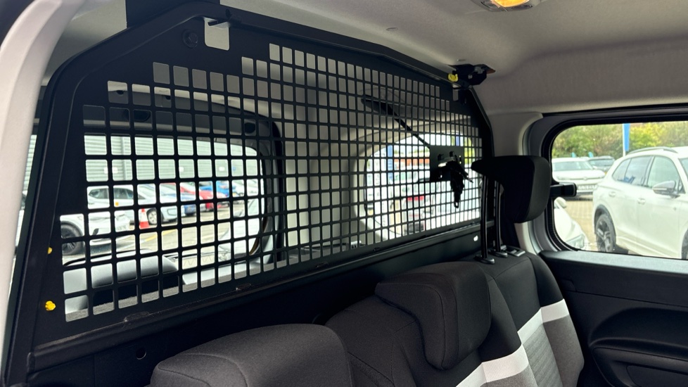 Citroen Berlingo M Petrol 1.2 PureTech 110ps Plus [5 seat] - Image 33