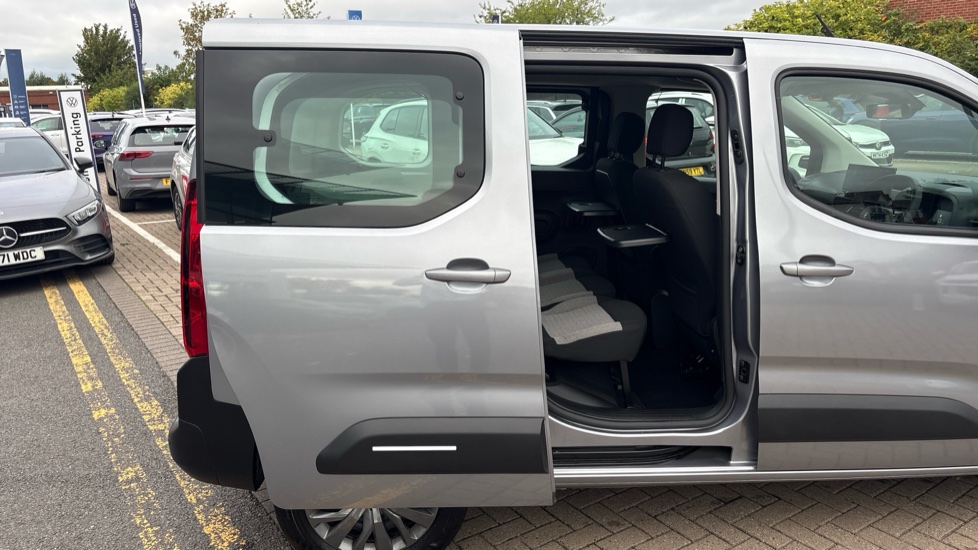 Citroen Berlingo M Petrol 1.2 PureTech 110ps Plus [5 seat] - Image 35
