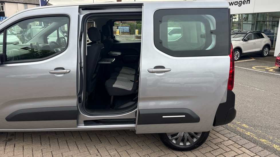 Citroen Berlingo M Petrol 1.2 PureTech 110ps Plus [5 seat] - Image 38
