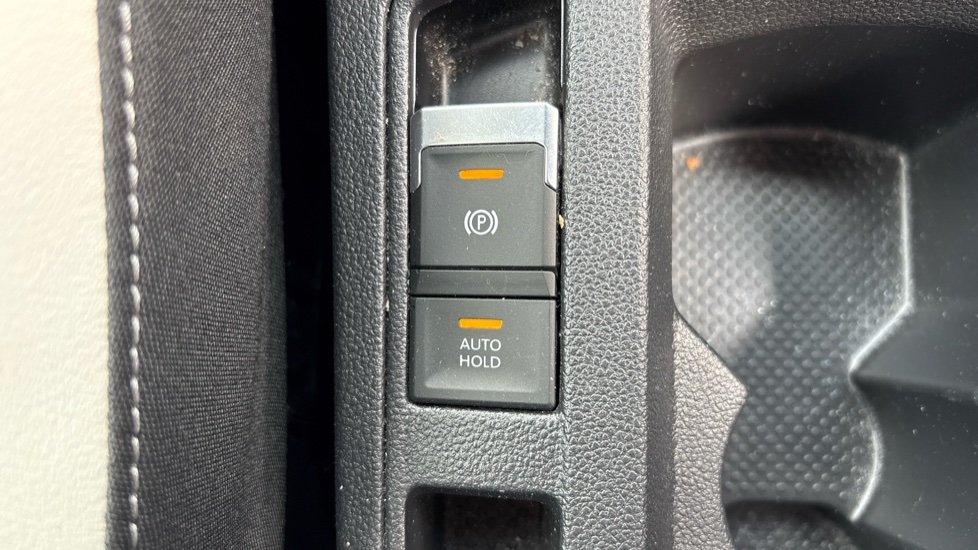 Volkswagen T-Roc 1.5 TSI EVO SEL 5dr DSG Petrol Hatchback - Image 26