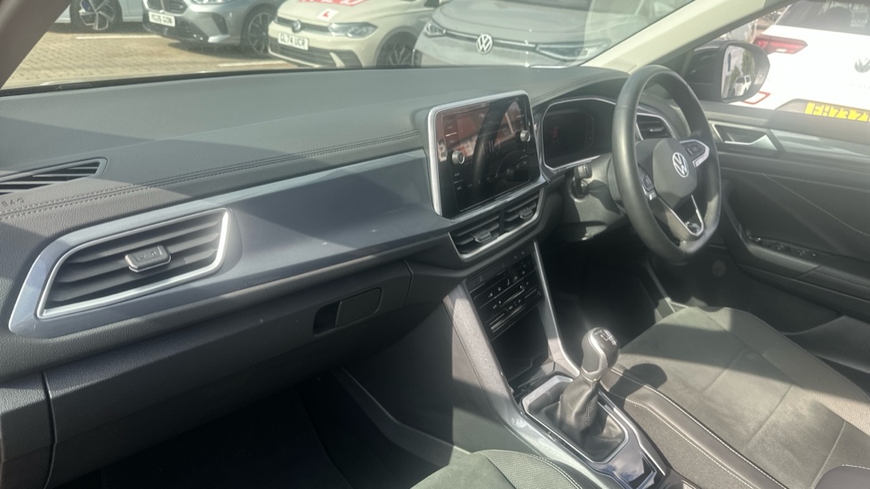 Volkswagen T-Roc 1.5 TSI Style 5dr Petrol Hatchback - Image 2