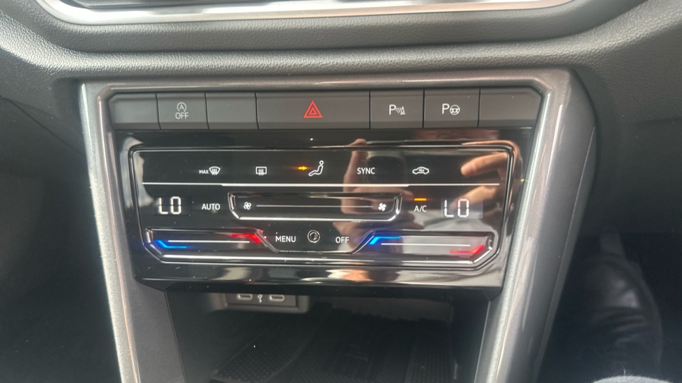 Volkswagen T-Roc 1.5 TSI Style 5dr Petrol Hatchback - Image 13