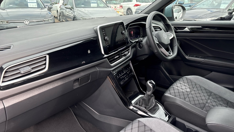 Volkswagen T-Roc 1.5 TSI R-Line 5dr Petrol Hatchback - Image 2
