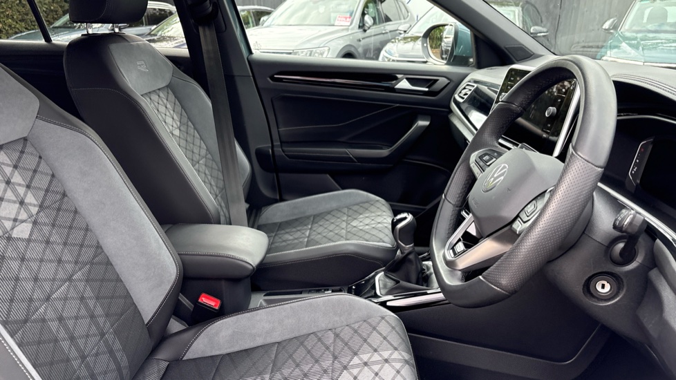 Volkswagen T-Roc 1.5 TSI R-Line 5dr Petrol Hatchback - Image 15