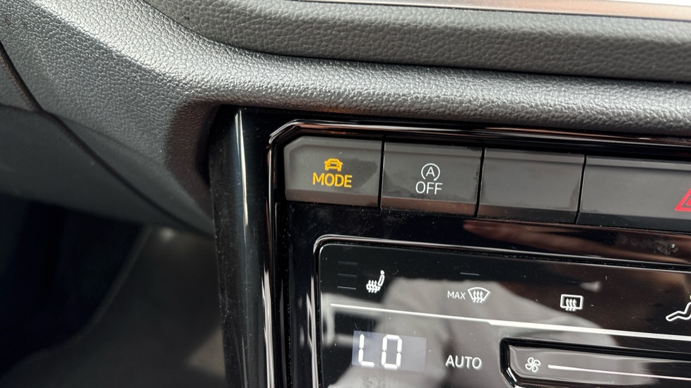 Volkswagen T-Roc 1.5 TSI R-Line 5dr Petrol Hatchback - Image 26