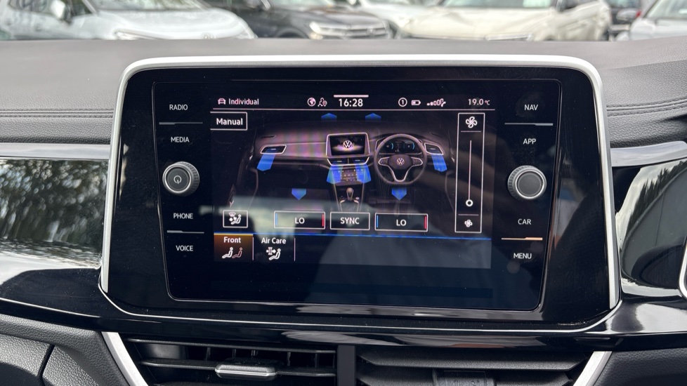 Volkswagen T-Roc 1.5 TSI R-Line 5dr Petrol Hatchback - Image 40