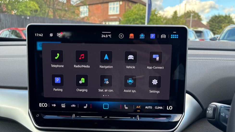 Volkswagen ID.4 210kW Match Pro 77kWh 5dr Auto Electric Estate - Image 12