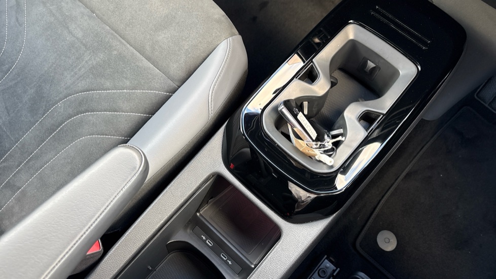 Volkswagen ID.4 210kW Match Pro 77kWh 5dr Auto Electric Estate - Image 14