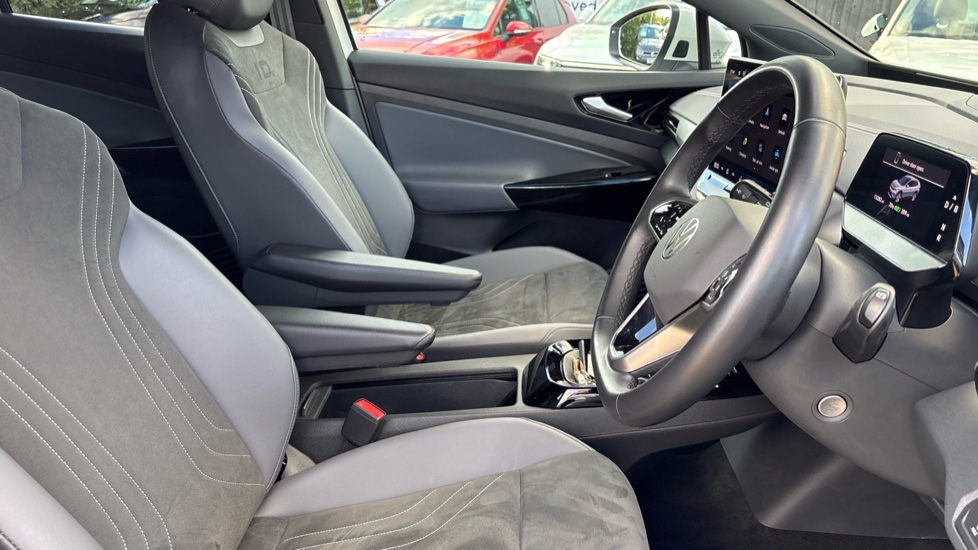 Volkswagen ID.4 210kW Match Pro 77kWh 5dr Auto Electric Estate - Image 15
