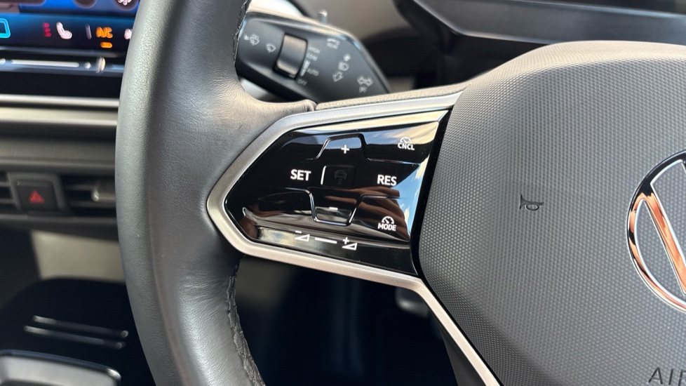 Volkswagen ID.4 210kW Match Pro 77kWh 5dr Auto Electric Estate - Image 17