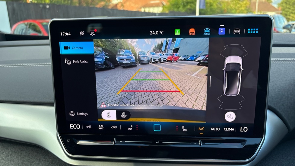 Volkswagen ID.4 210kW Match Pro 77kWh 5dr Auto Electric Estate - Image 24