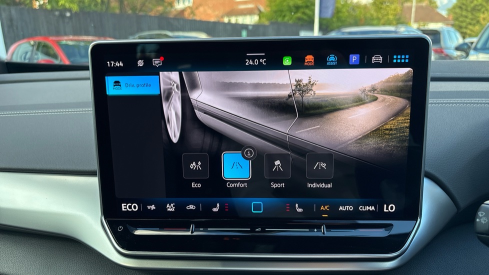 Volkswagen ID.4 210kW Match Pro 77kWh 5dr Auto Electric Estate - Image 27