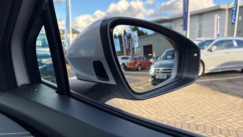 Volkswagen ID.4 210kW Match Pro 77kWh 5dr Auto Electric Estate - Image 32