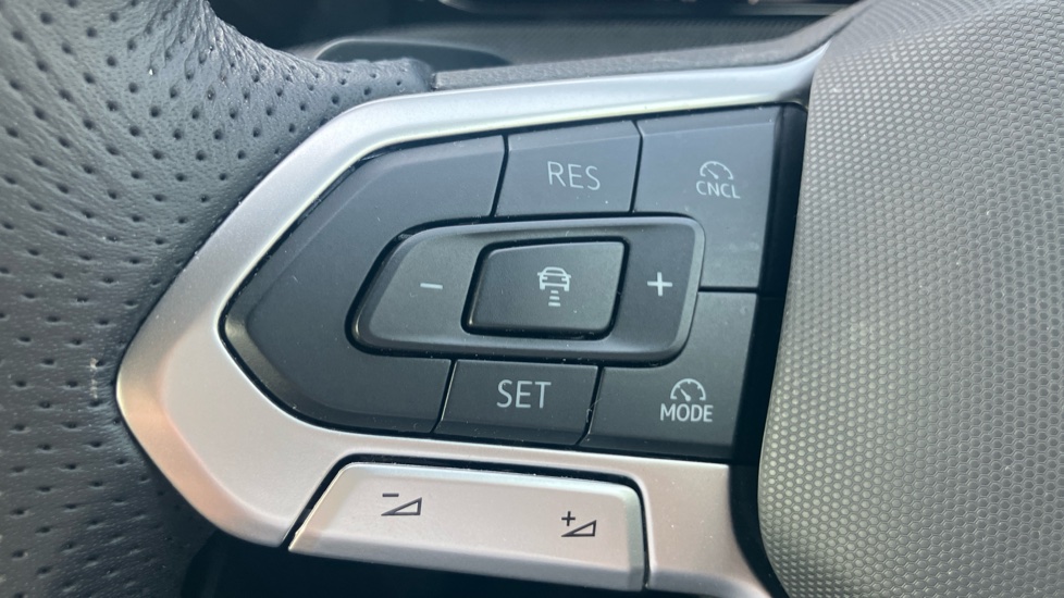 Volkswagen Golf 1.5 eTSI 150 R-Line 5dr DSG Petrol Hatchback - Image 17