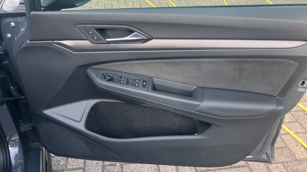 Volkswagen Golf 1.5 eTSI 150 R-Line 5dr DSG Petrol Hatchback - Image 19
