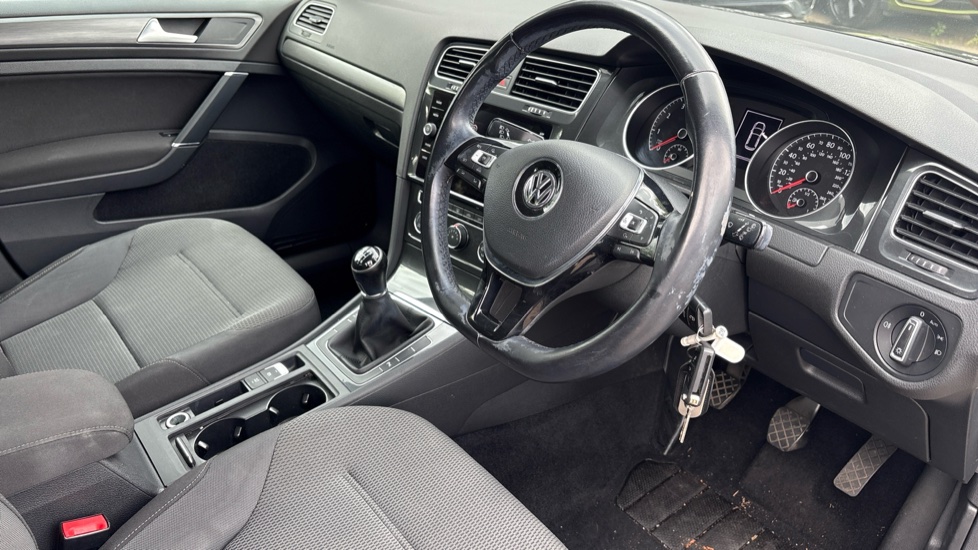 Volkswagen Golf 1.0 TSI 110 SE 5dr Petrol Hatchback - Image 6