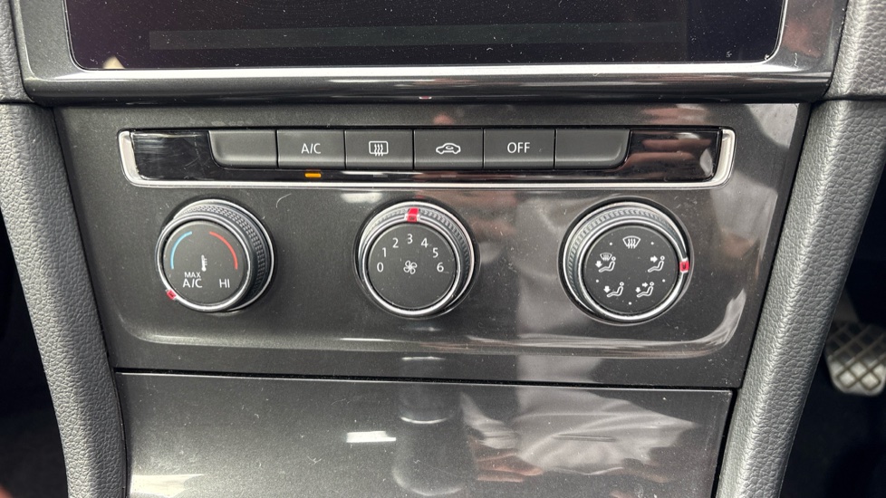 Volkswagen Golf 1.0 TSI 110 SE 5dr Petrol Hatchback - Image 13
