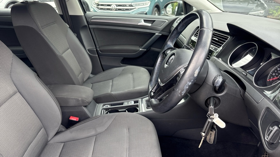 Volkswagen Golf 1.0 TSI 110 SE 5dr Petrol Hatchback - Image 15
