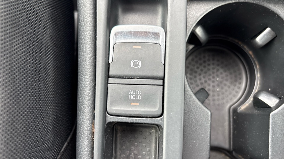 Volkswagen Golf 1.0 TSI 110 SE 5dr Petrol Hatchback - Image 31