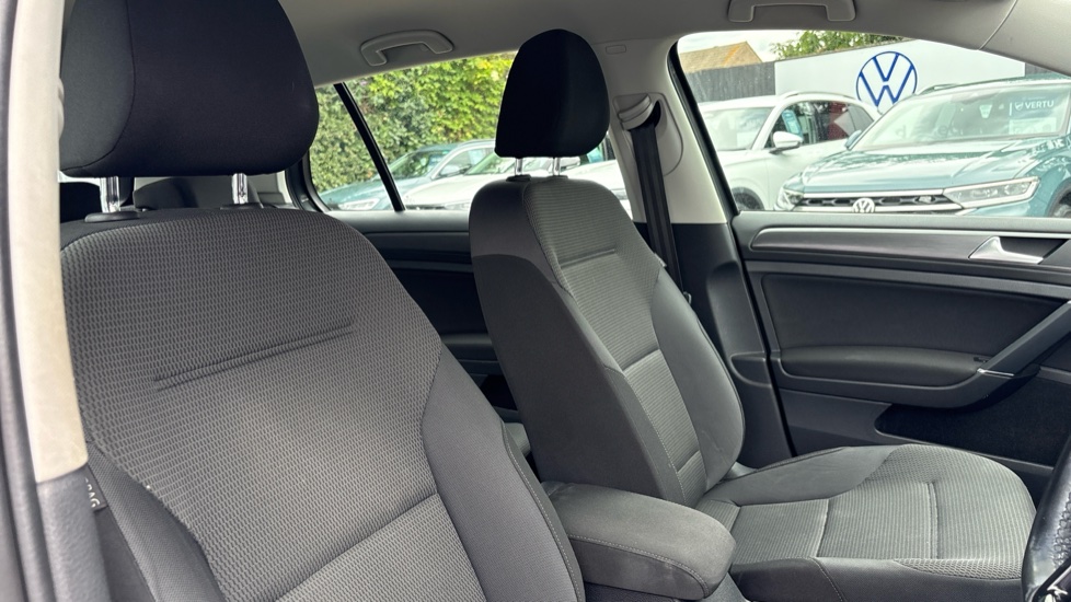 Volkswagen Golf 1.0 TSI 110 SE 5dr Petrol Hatchback - Image 39