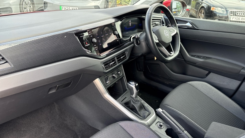 Volkswagen Taigo 1.0 TSI 110 Life 5dr DSG Petrol Hatchback - Image 2