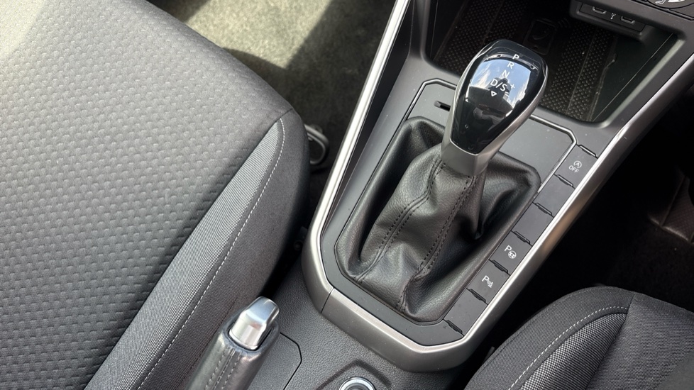 Volkswagen Taigo 1.0 TSI 110 Life 5dr DSG Petrol Hatchback - Image 14