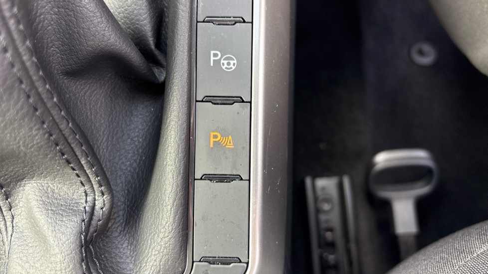 Volkswagen Taigo 1.0 TSI 110 Life 5dr DSG Petrol Hatchback - Image 27